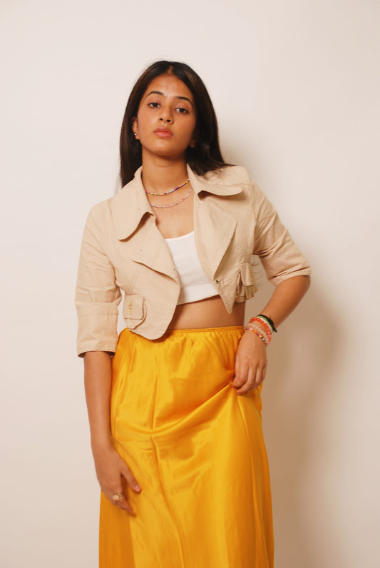 Beige cropped jacket with 3/4th sleeve