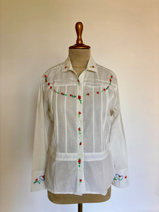 Vintage white cottagecore shirt