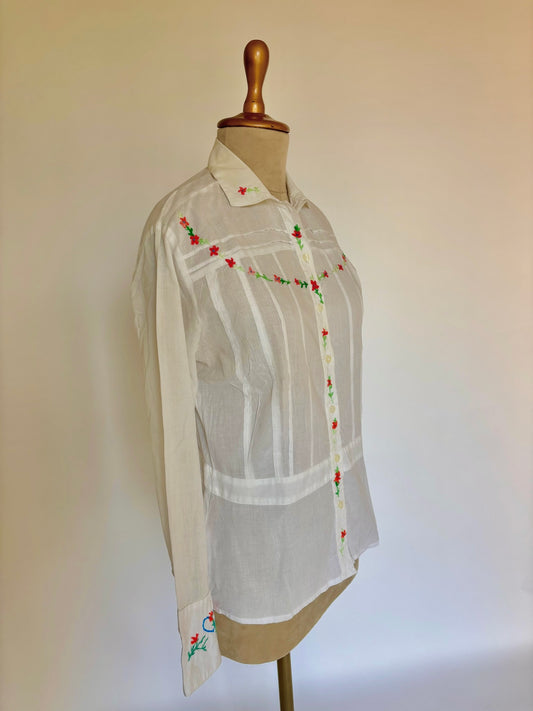 Vintage white cottagecore shirt