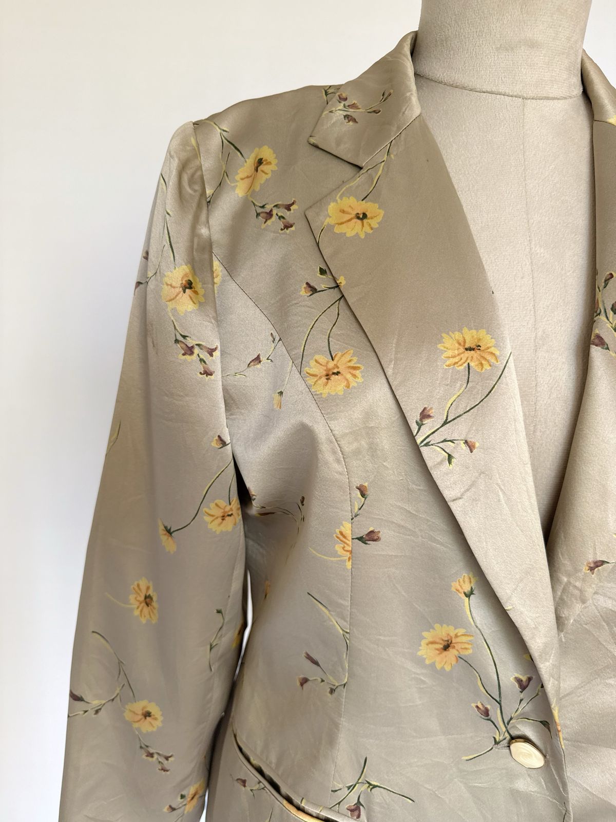 Metallic gold floral blazer