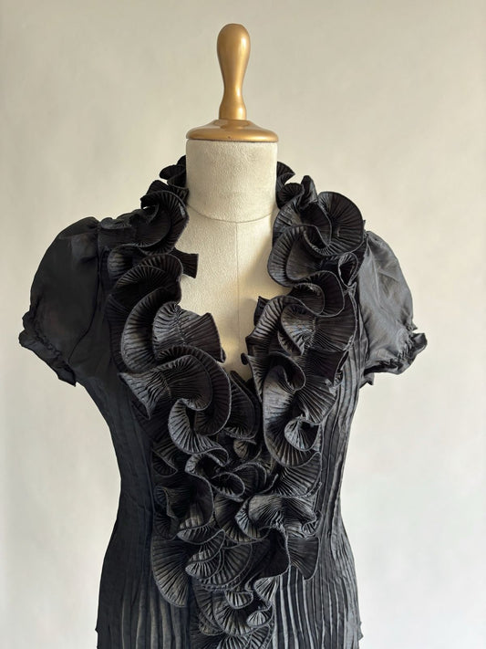 90s Vintage black ruffled top