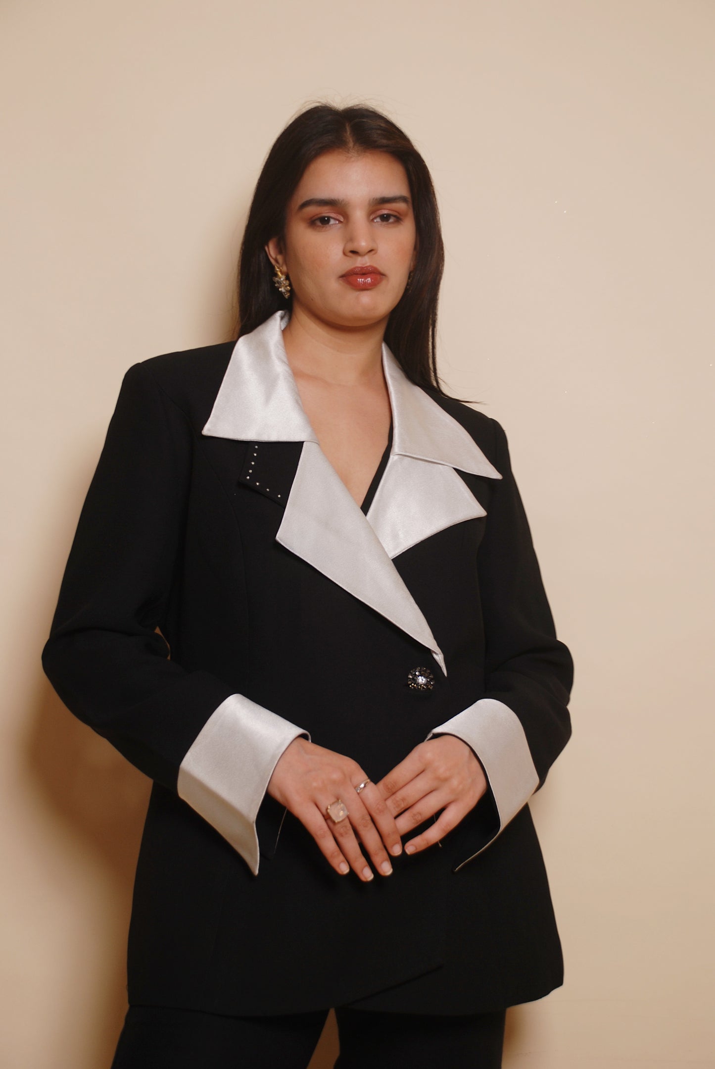 Vintage black & white blazer with contrast collar