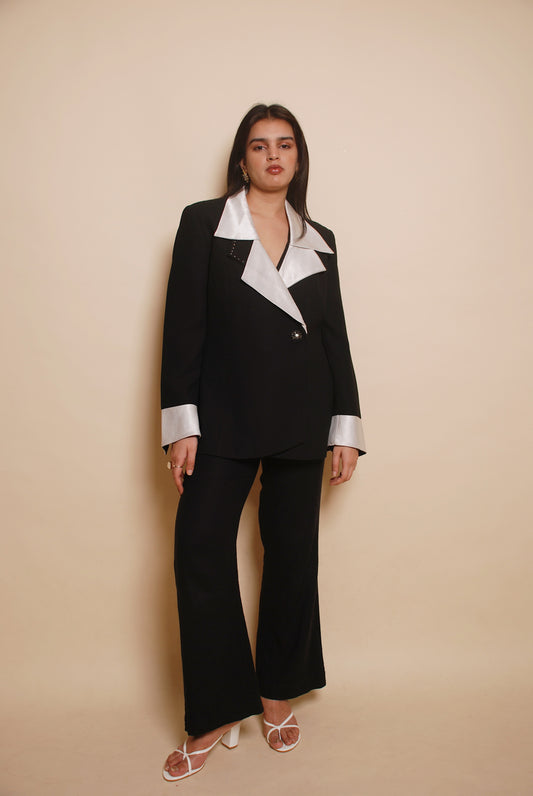 Vintage black & white blazer with contrast collar