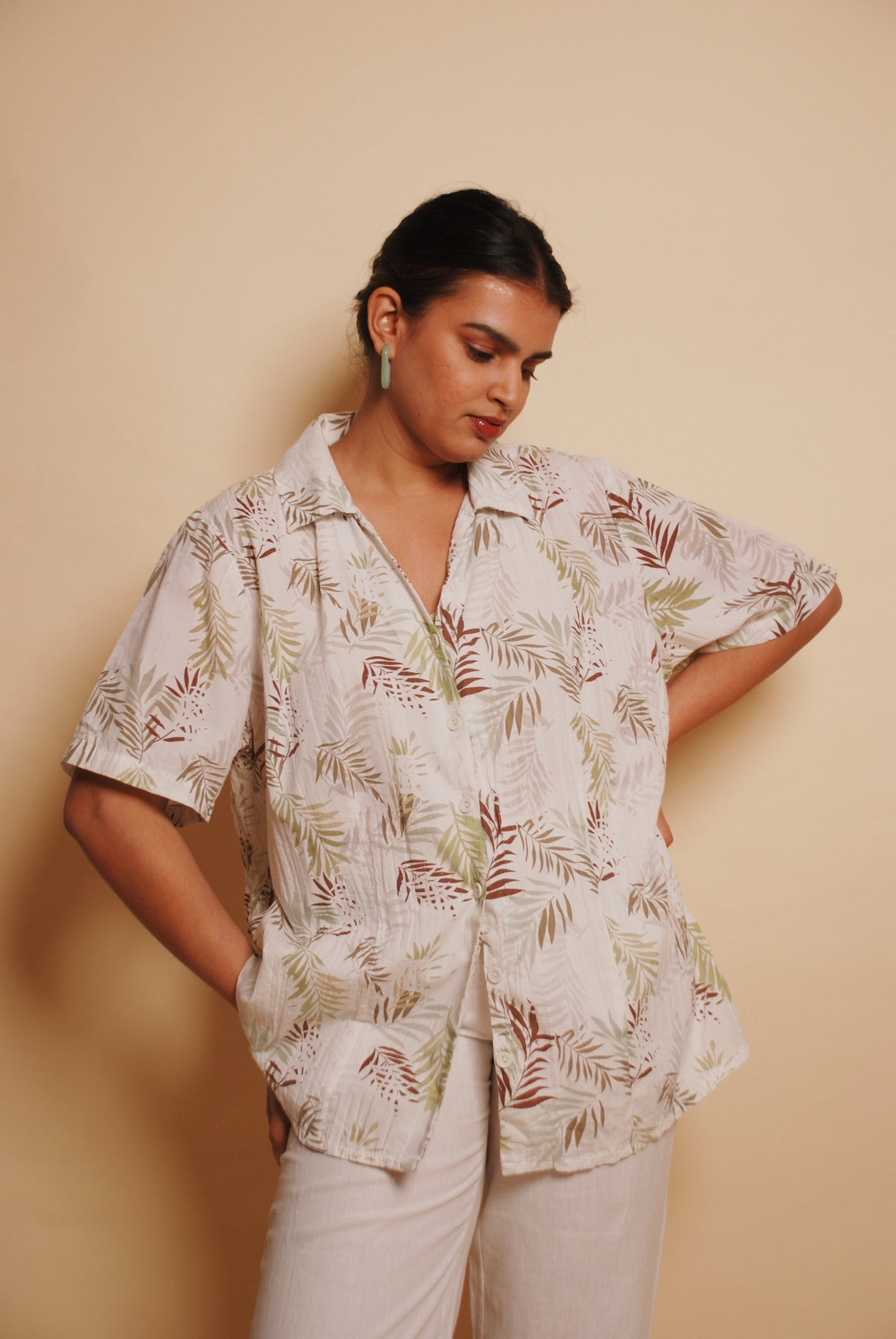 White tropical print textured resort shirt