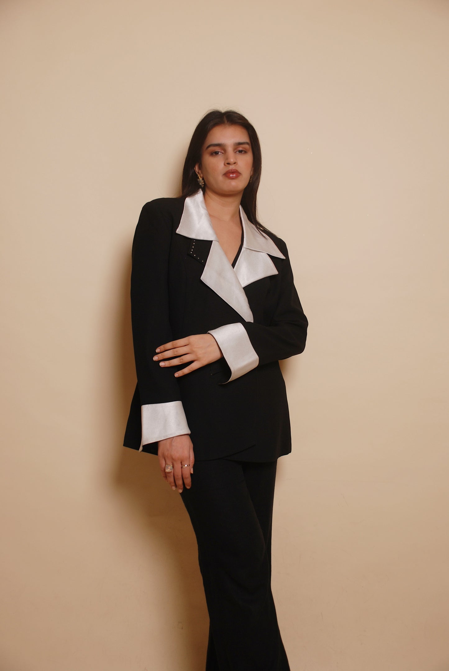 Vintage black & white blazer with contrast collar