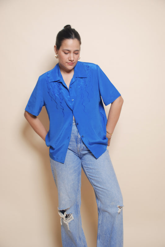 Blue short sleeve shirt with floral embroidery