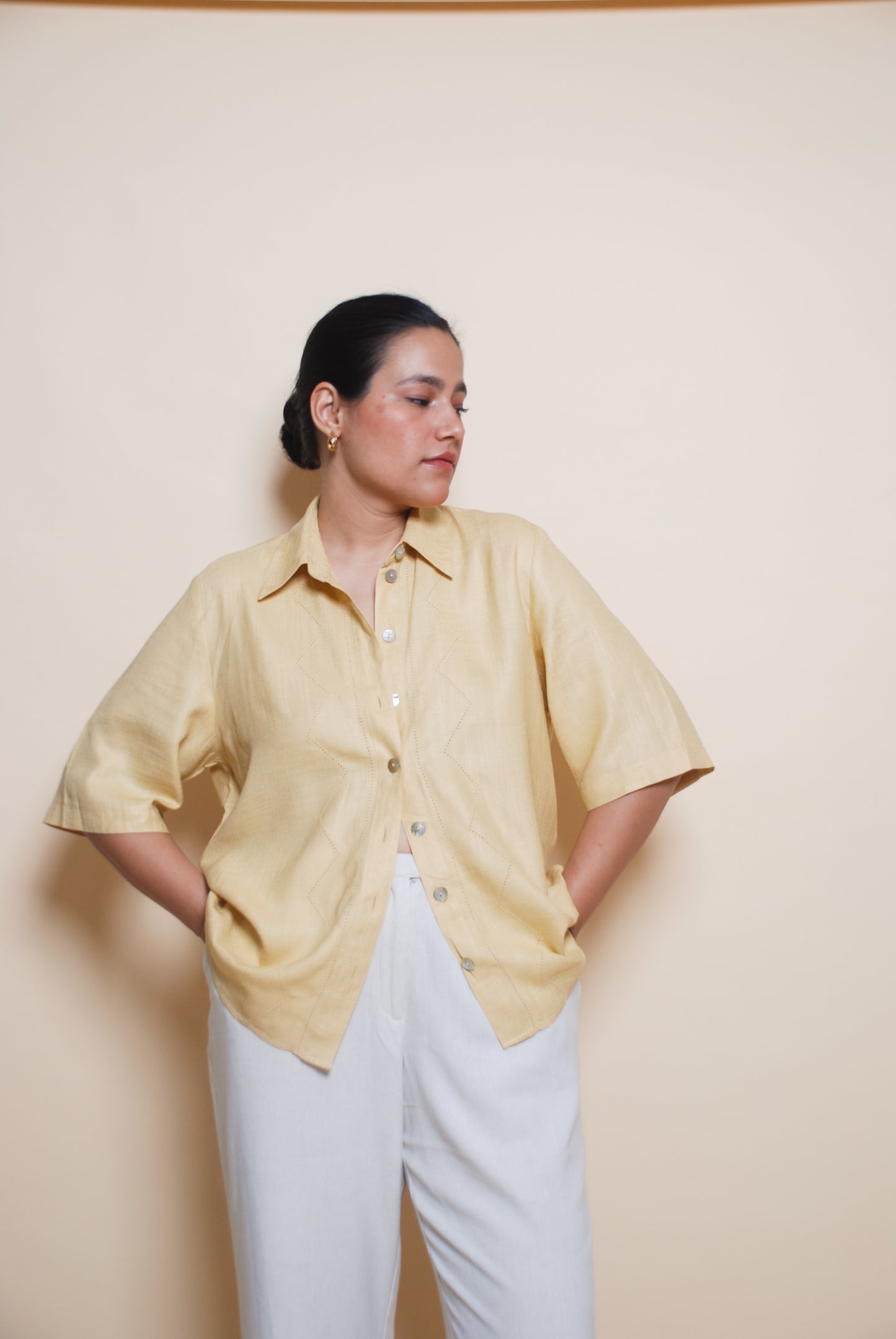 Beige short sleeve shirt