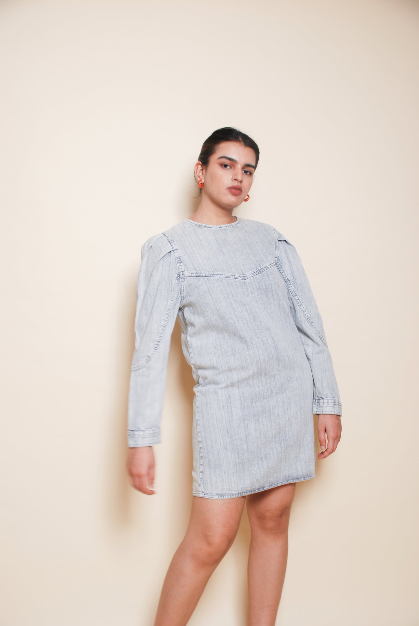 Grey denim dress with puffed sleeves