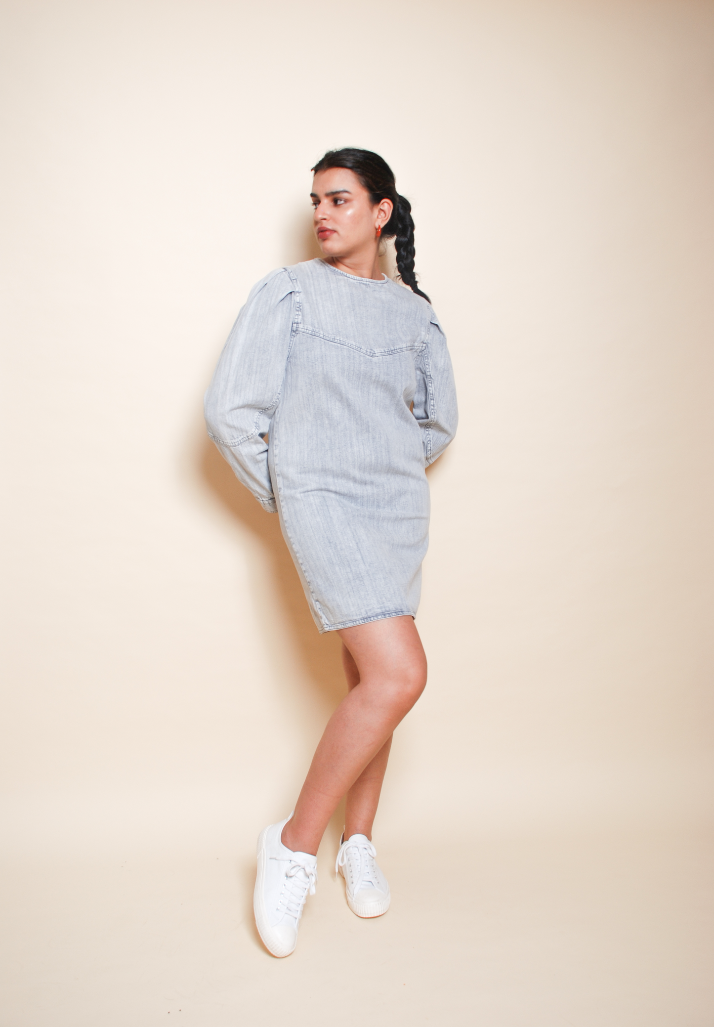 Grey denim dress with puffed sleeves