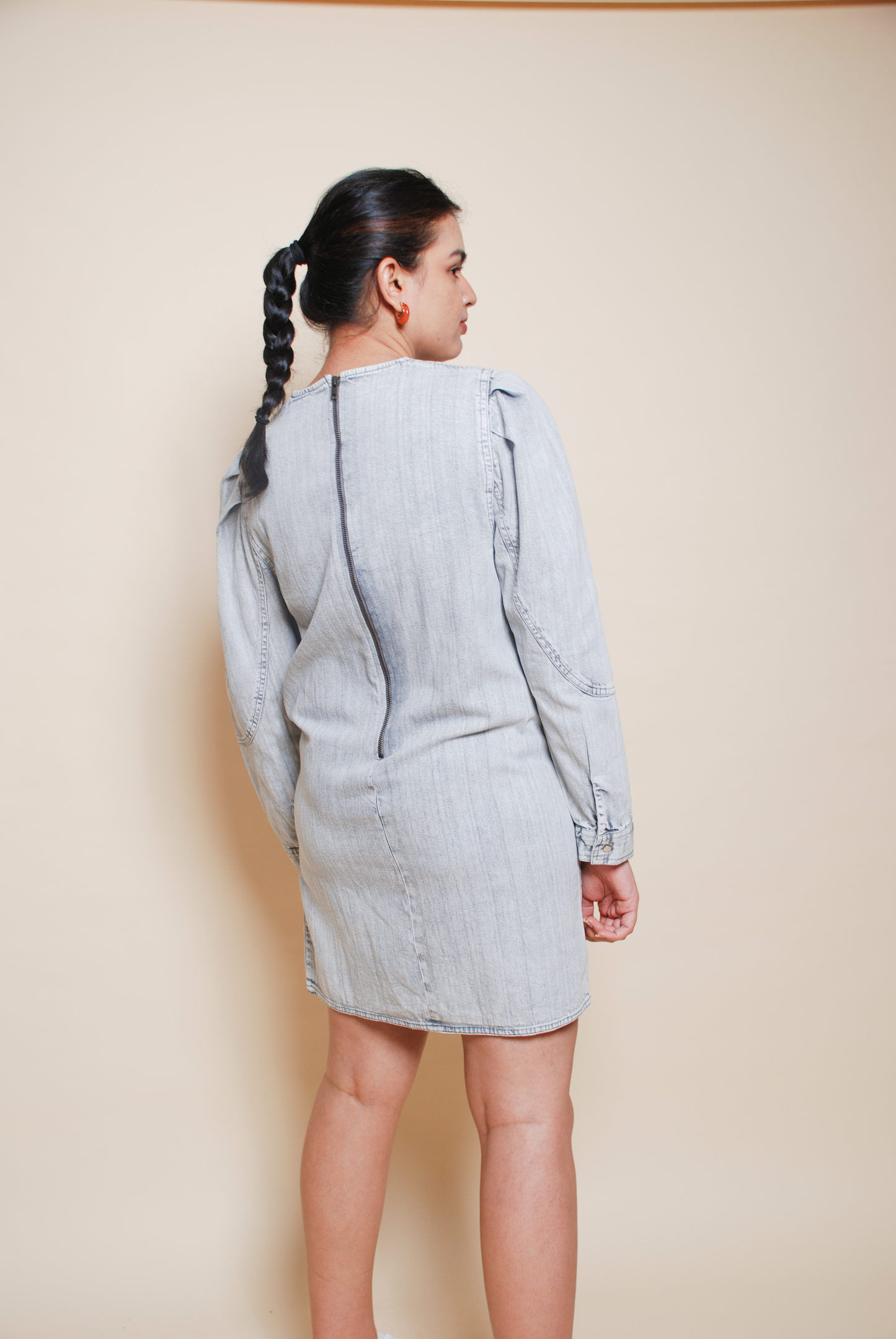 Grey denim dress with puffed sleeves